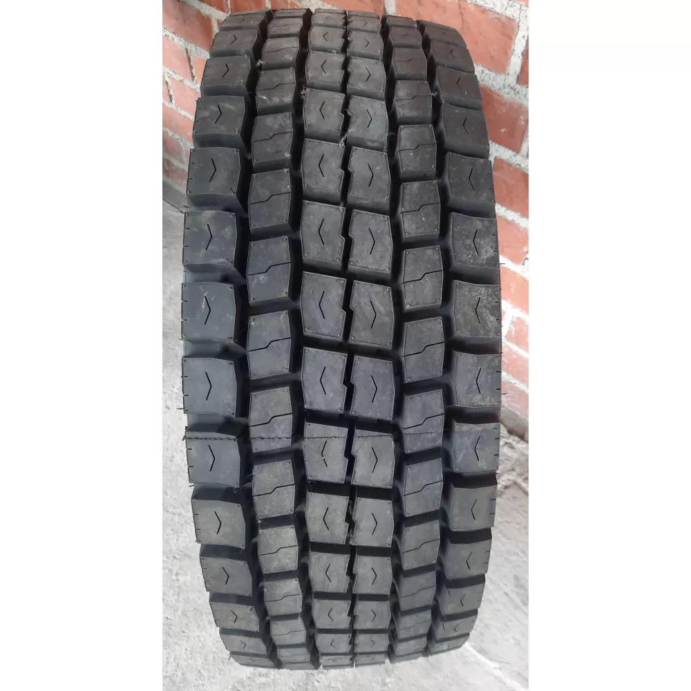 Грузовая шина 305/70 R19,5 Long March LM-329 18PR в Новоуральске